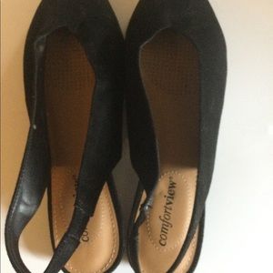 COMFORTVIEW pointed black suede shoes 9m